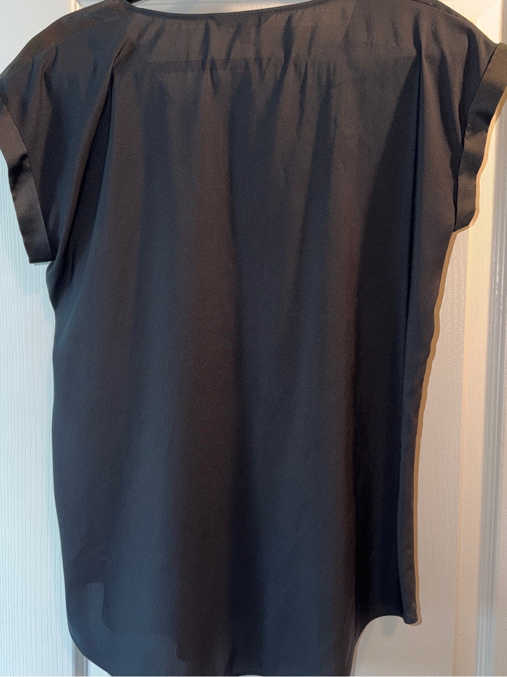 Express Black V-Neck Cap Sleeve Blouse with Gold Zip - Picture 4 of 5